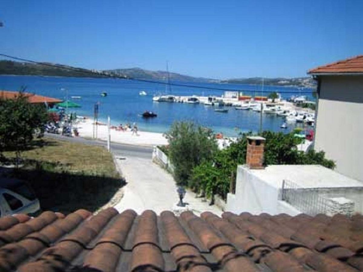 Apartments Doria - 20M From Beach Trogir Kültér fotó
