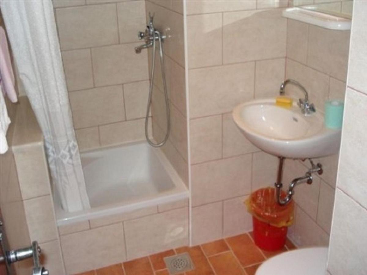 Apartments Doria - 20M From Beach Trogir Kültér fotó